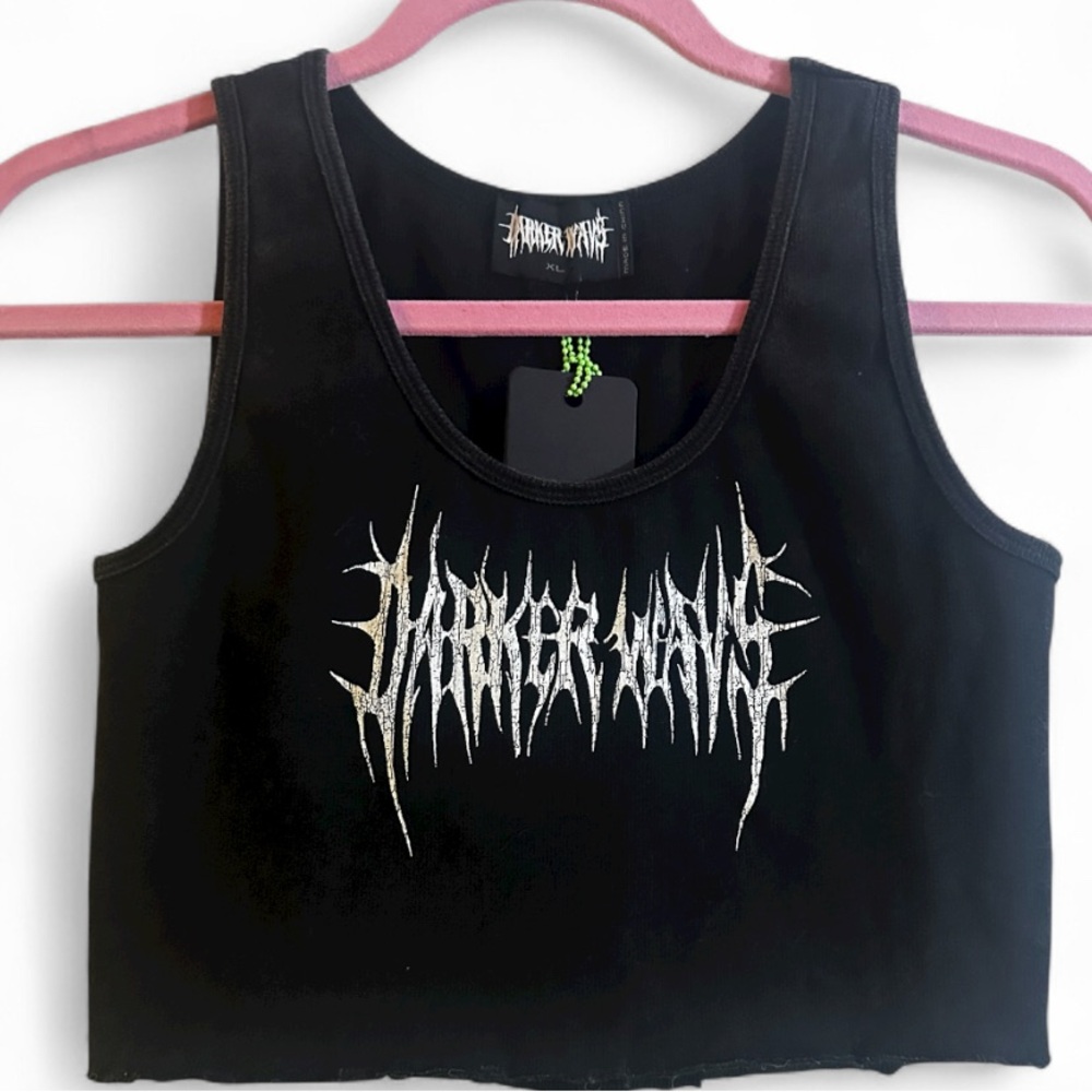 Darkerwavs Black and white Crop Top
